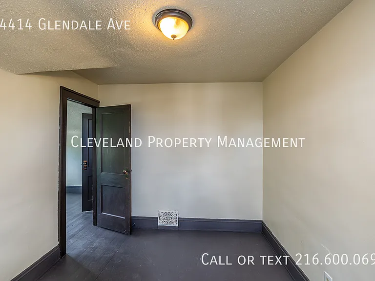 14414 Glendale Ave — Photo 16