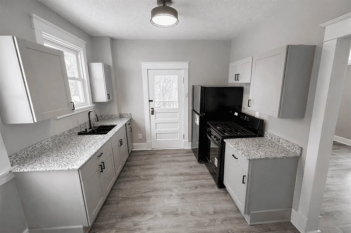 3 bed, 1750 sqft, $1,700 — Photo 2