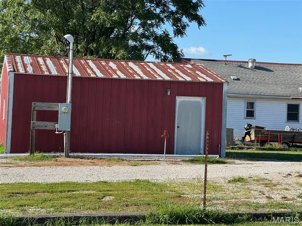 123 N Superior St, Ramsey, IL 62080