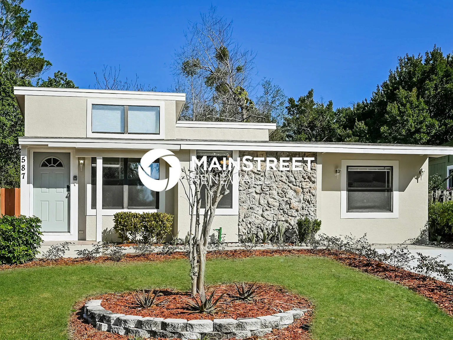 587 Martin Place Blvd — Photo 1