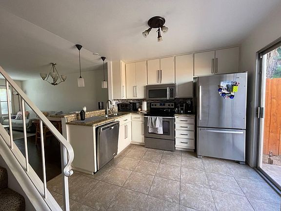4th image of 6634B Bell Bluff Ave