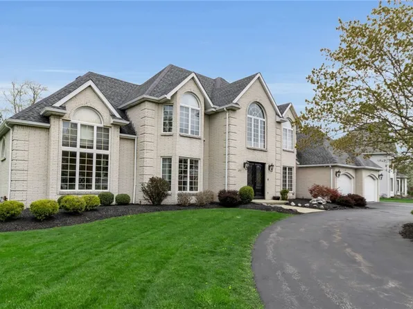 200 Halston Pkwy, East Amherst, NY 14051
