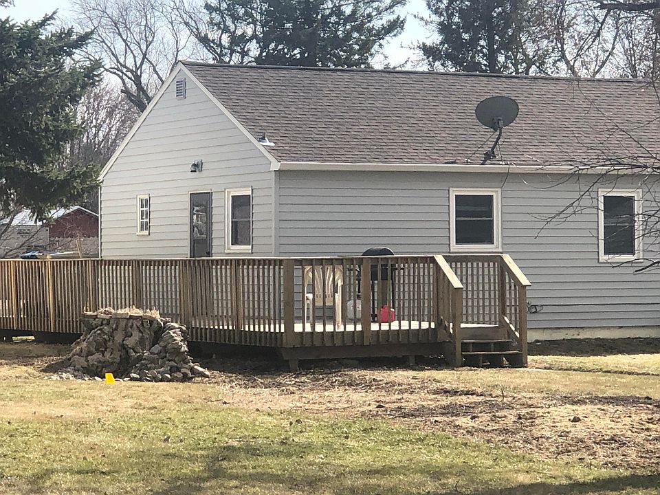 2nd image of 815 W Kemp Ave