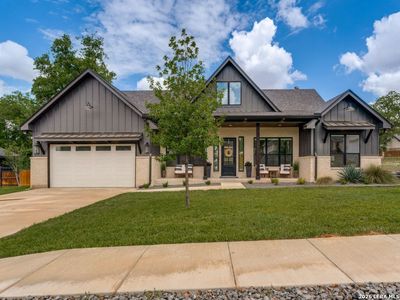 204 ASH PKWY, La Vernia, TX, 78121