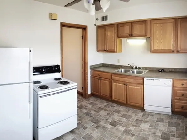 2673 N 71st St APT 4, Milwaukee, WI 53213