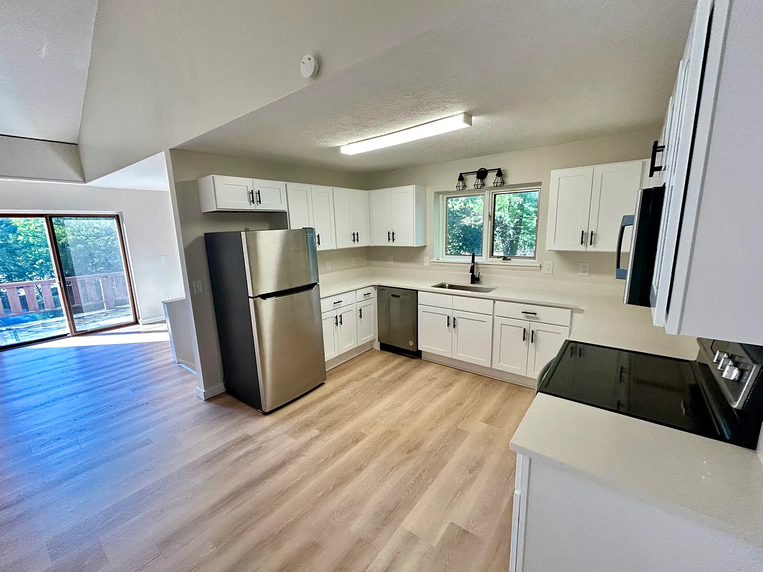 2 bed, 1500 sqft, $1,450 — Photo 2