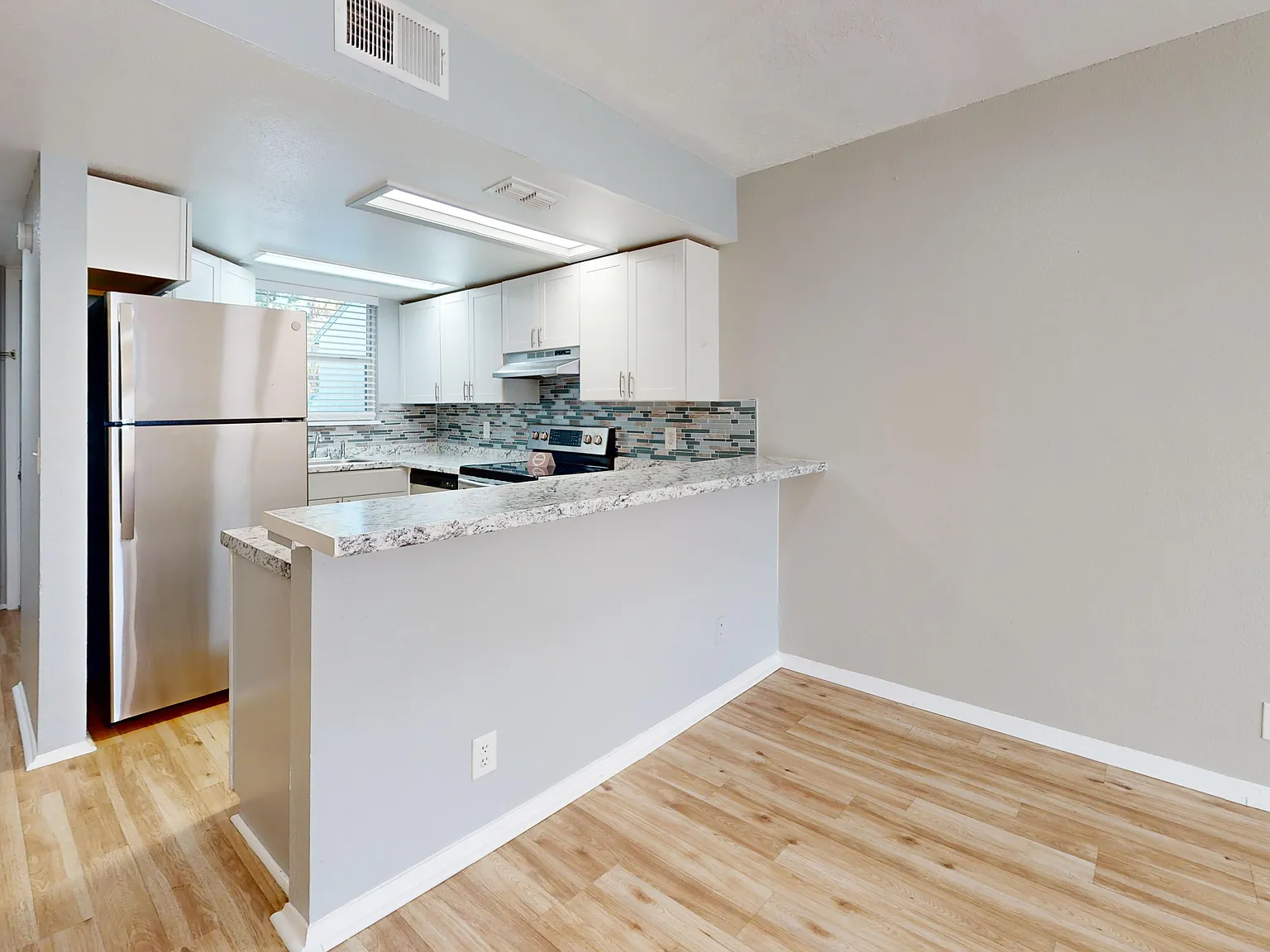 Oak Park Villas — Photo 3