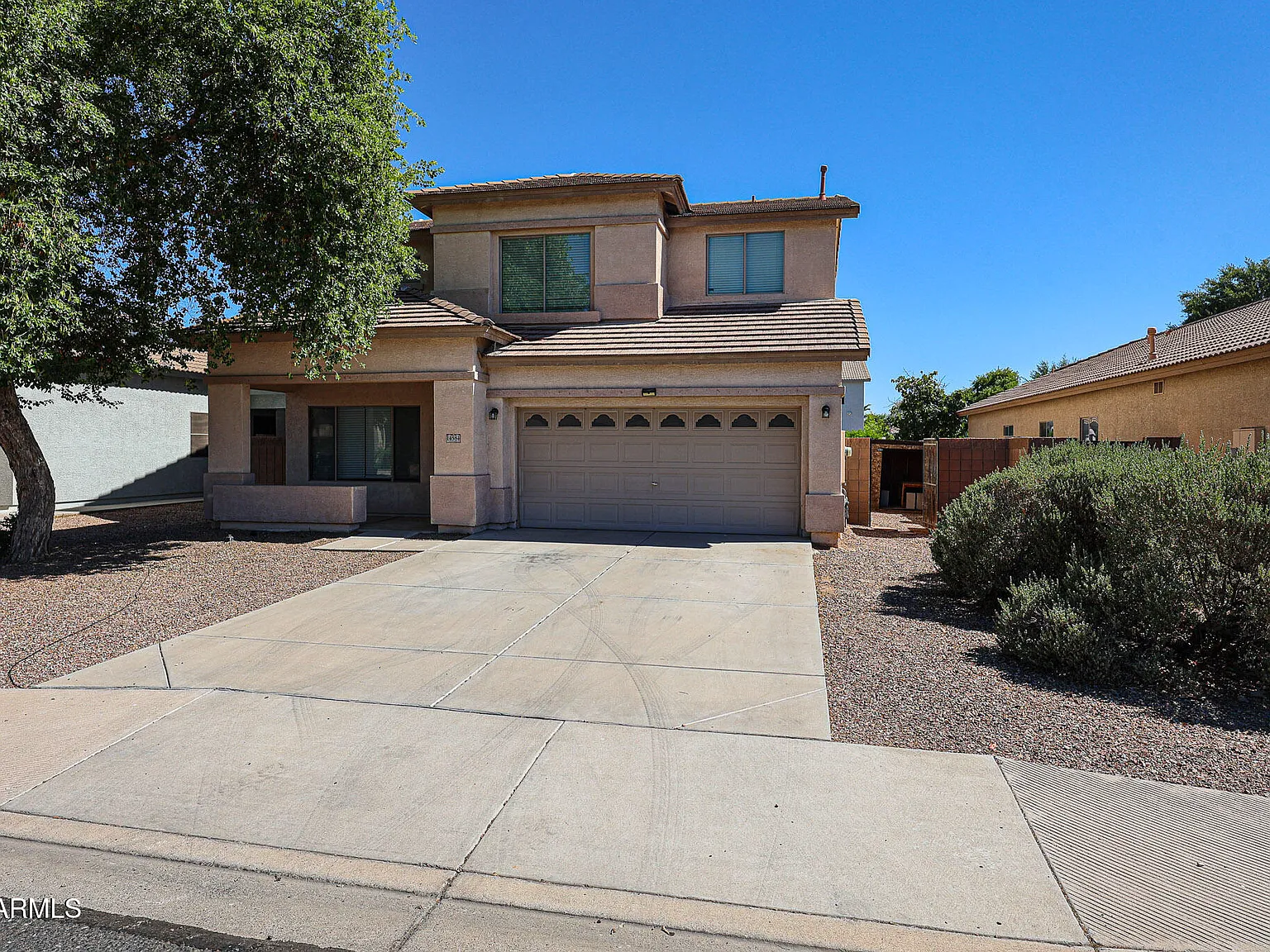 4 bed, 2.5 bath, 2114 sqft, $1,995 — Photo 3