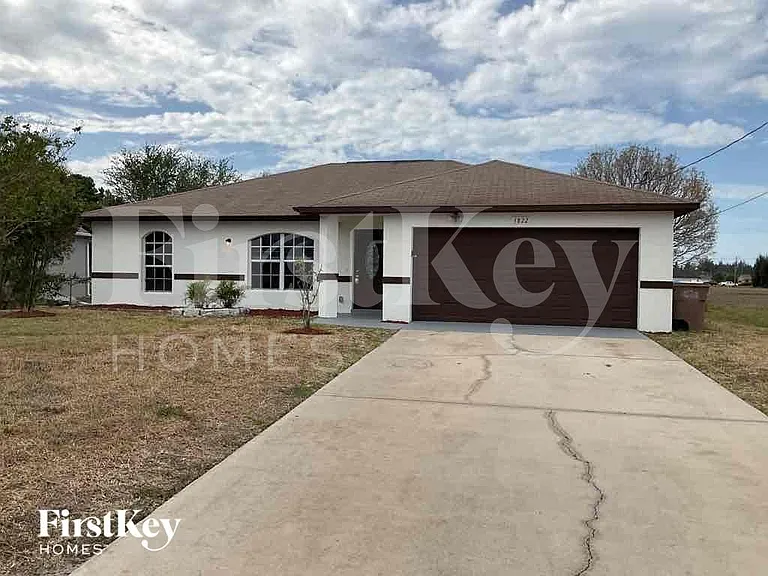 1822 NW Embers Ter — Photo 1