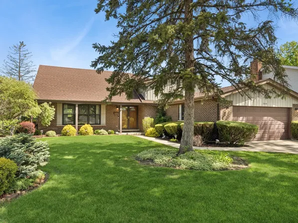 1418 E Waverly Dr, Arlington Heights, IL 60004