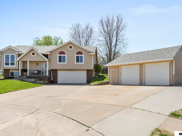 8016 S 68th Avenue Cir, La Vista, NE 68128