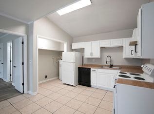 3706 Squaw Valley Dr SW UNIT B, Huntsville, AL 35805