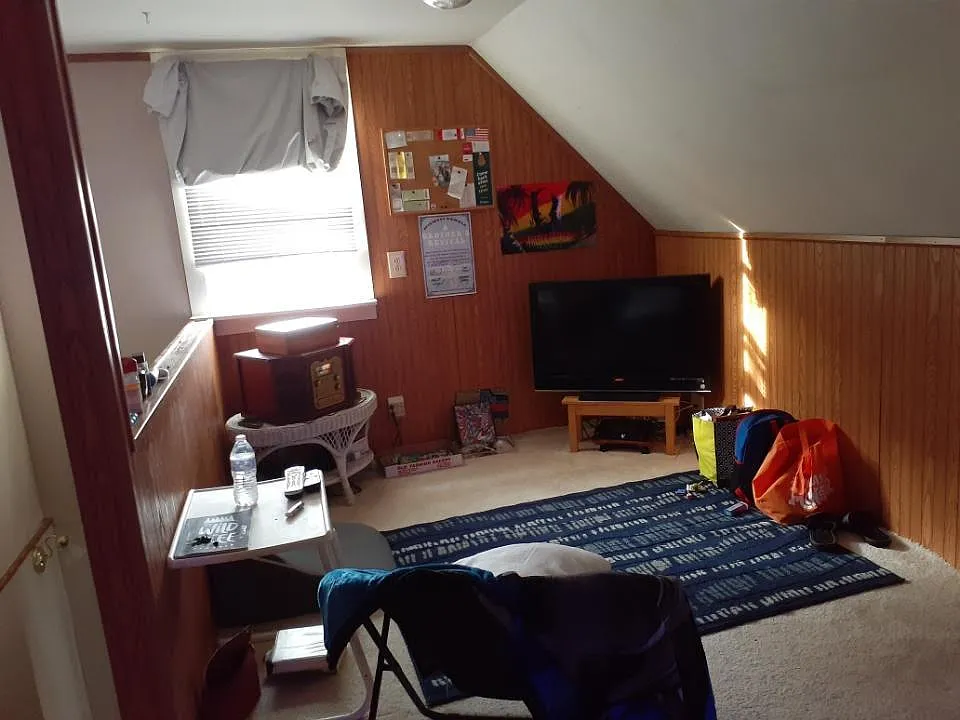 2 bed, 1400 sqft, $1,400 — Photo 4