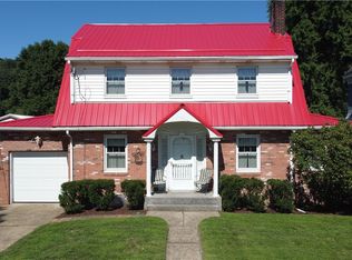 1104 Ridge Ave, New Cumberland, WV 26047