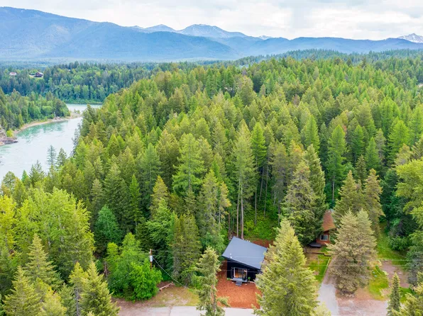 135 Gamma Rd, Hungry Horse, MT 59919