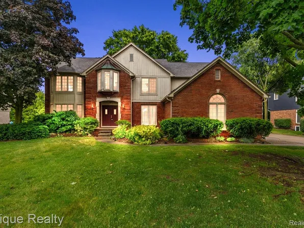 1719 Hickory Bark Ln, Bloomfield Hills, MI 48304