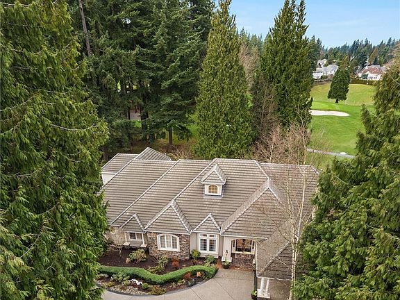 5th image of 15618 Fairway Fountains Ct SE