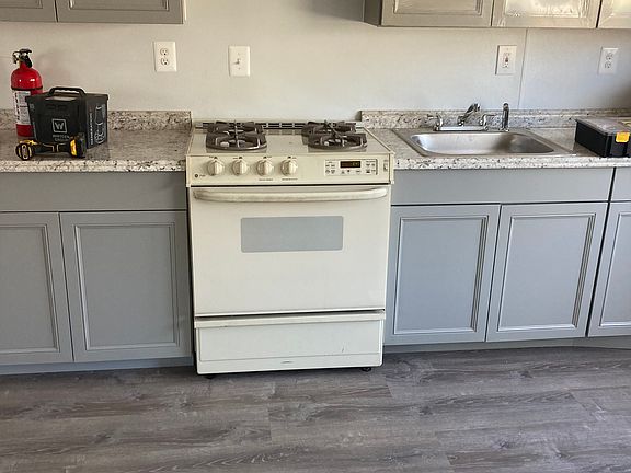3rd image of 124 Howard Ave