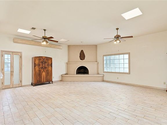 4th image of 4202 Karen Ln