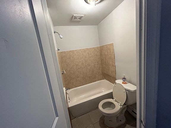 5th image of 857 E Hilton St