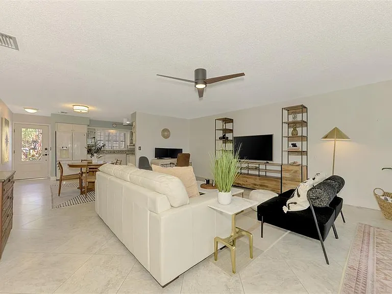 2643 Lear Rd — Photo 16
