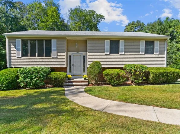 111 Pinecrest Dr, Glocester, RI 02857