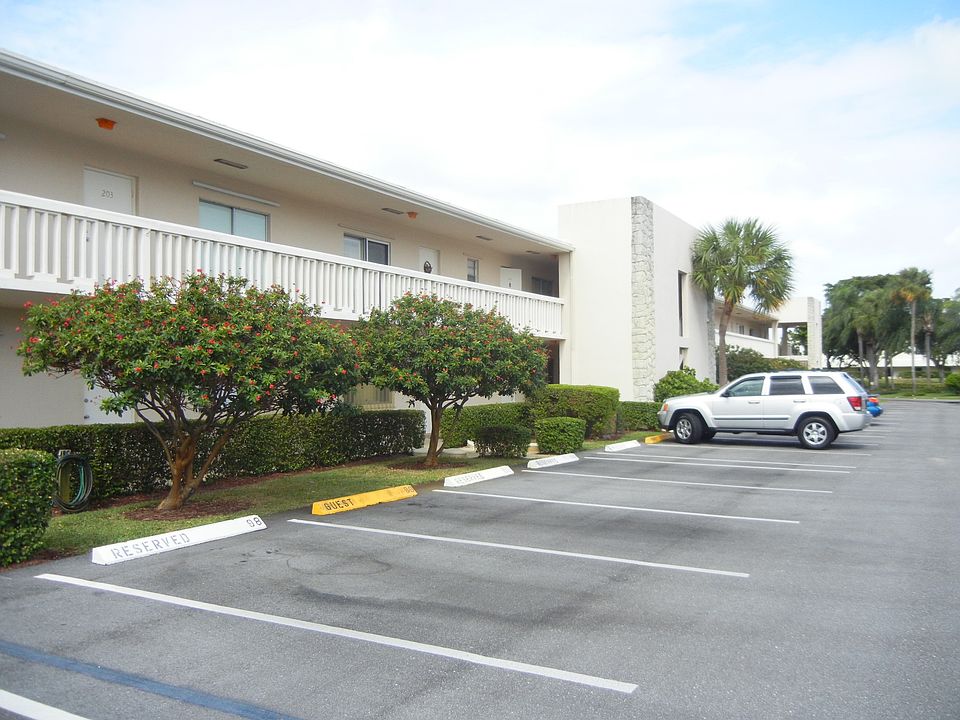 1st image of 401 Us Highway 1 APT 102
