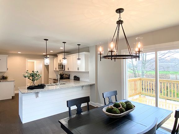 3rd image of 6548 Night Horse Cir