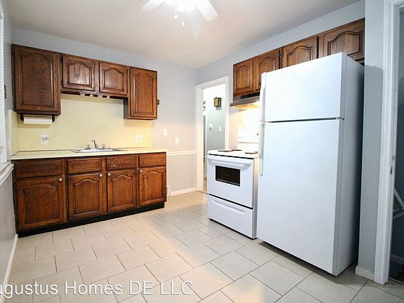 4th image of 9622 Cardwell Ave