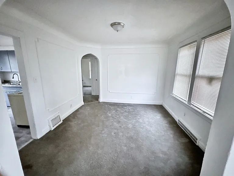 9227 Grayton St — Photo 4