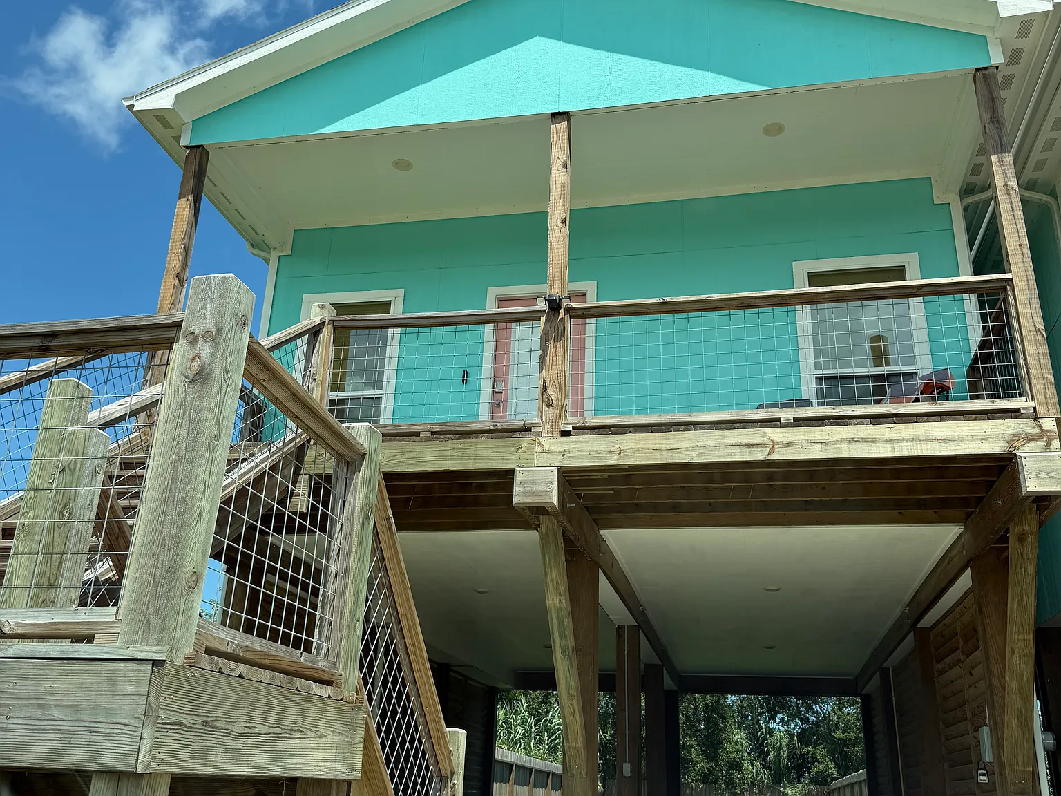 2 bedroom, 2 bathroom Home in San Leon with covered parking — Photo 1