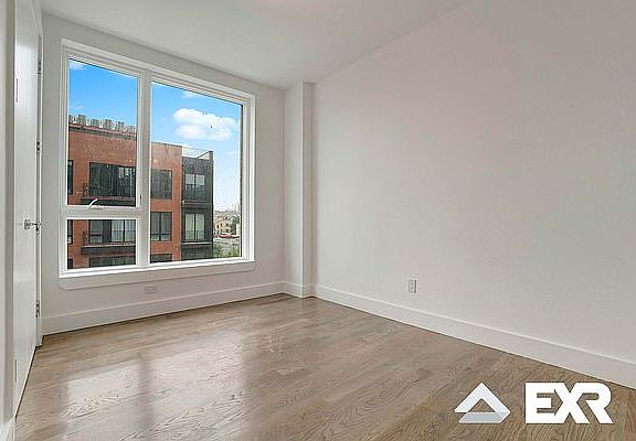 5th image of 150 Erasmus St #201