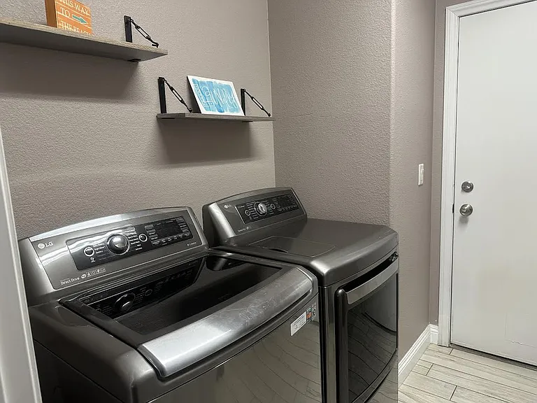 11077 Village Crest Ln — Photo 20