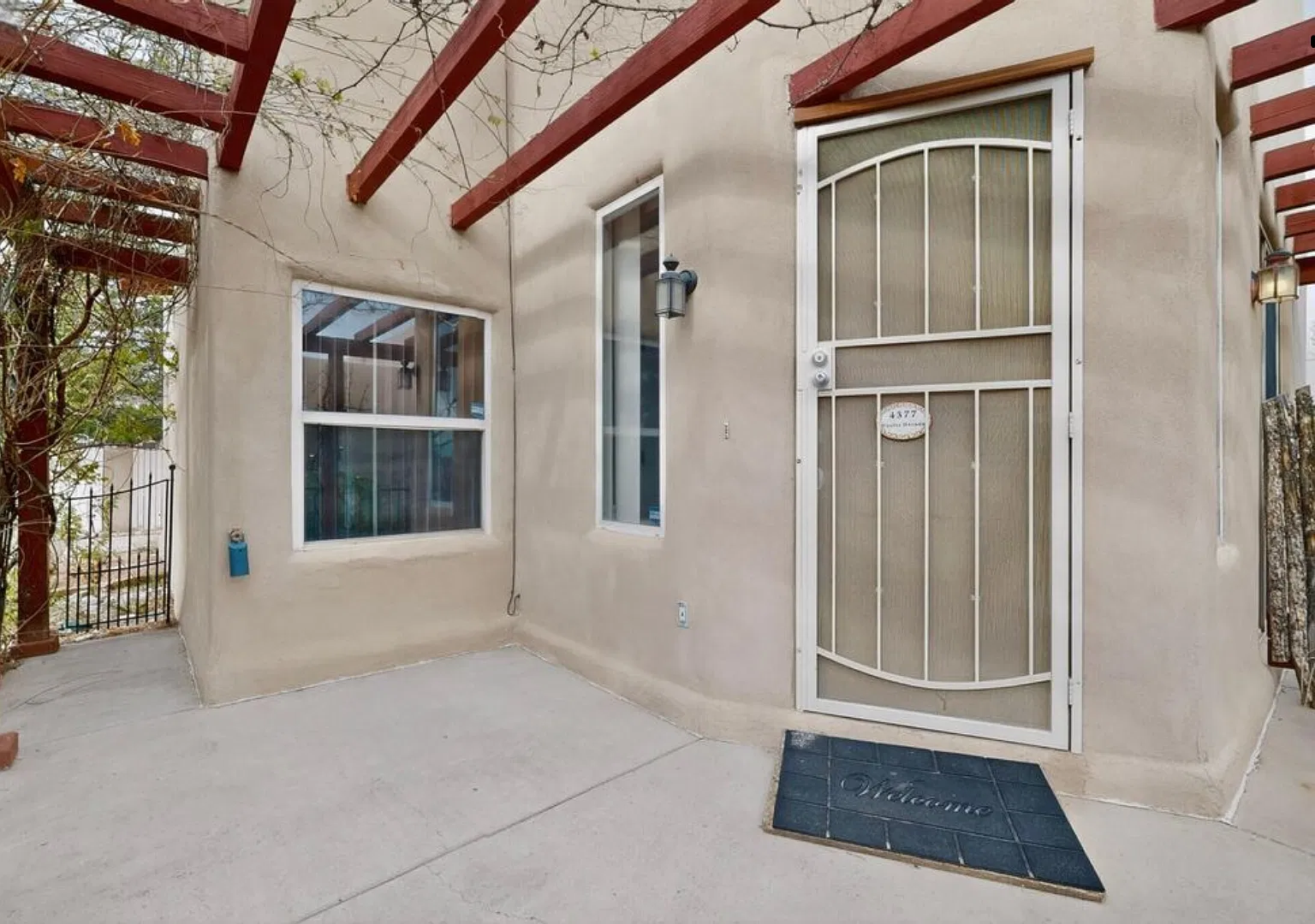3 bed, 2186 sqft, $2,900 — Photo 2