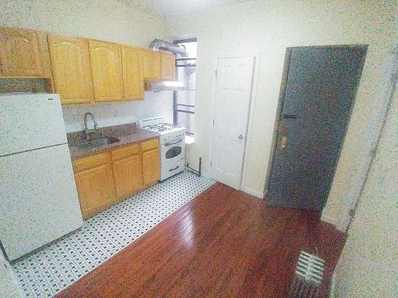4th image of 10 Delancey St #3R