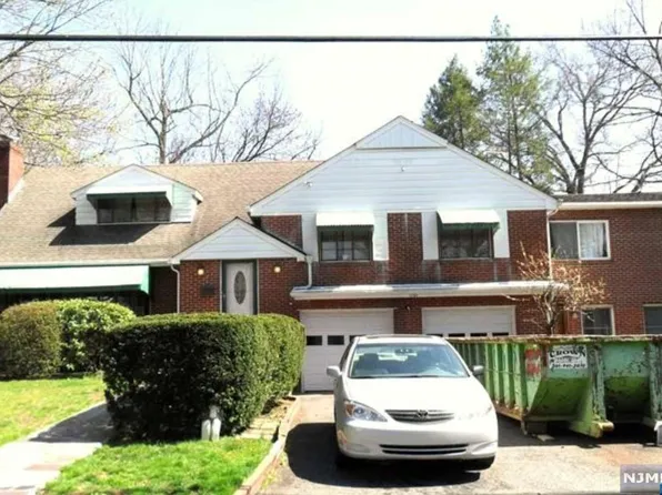 1197 Alicia Ave, Teaneck, NJ 07666