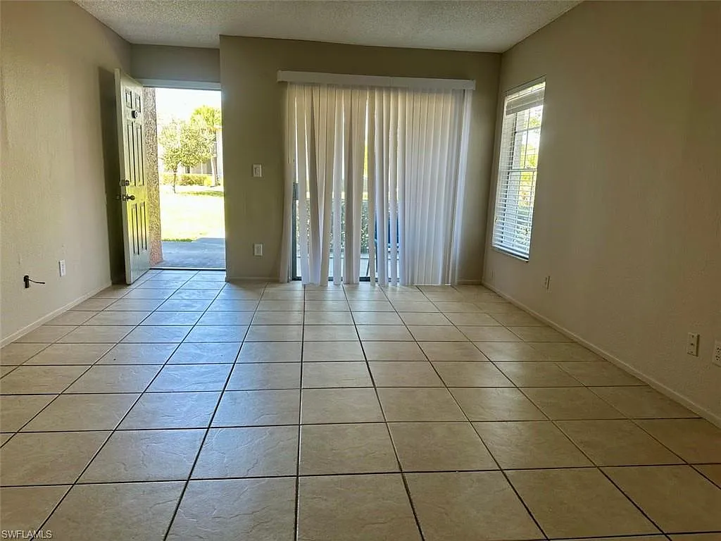 1 bed, 1.0 bath, 860 sqft, $1,600 — Photo 4