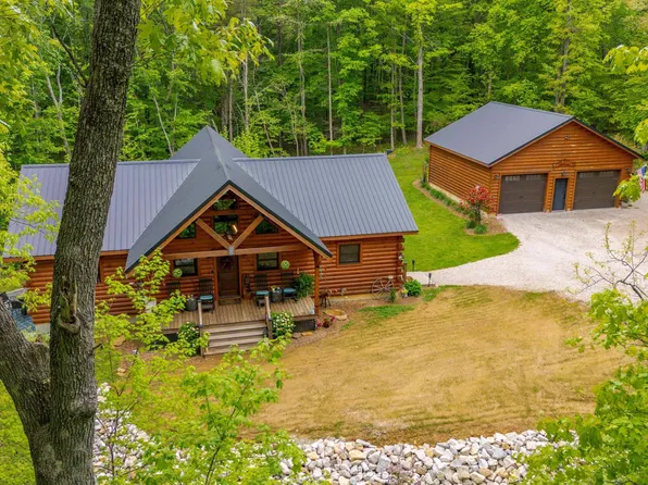 3489 N Shamrock Ln, Birdseye, IN 47513