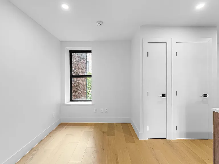 236 W 15th St #23 — Photo 6