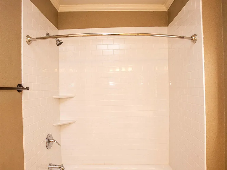 224 Rice St — Photo 24