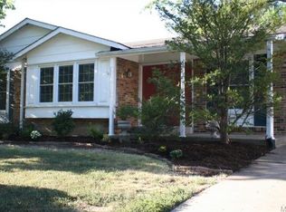 362 Sorrento Dr, Ballwin, MO 63021