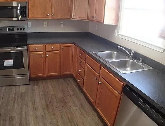 3rd image of 359 Clover Cove Dr