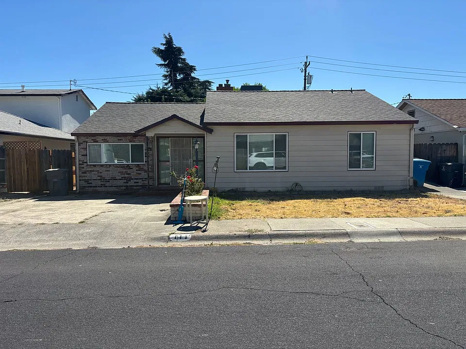 111 Maple St