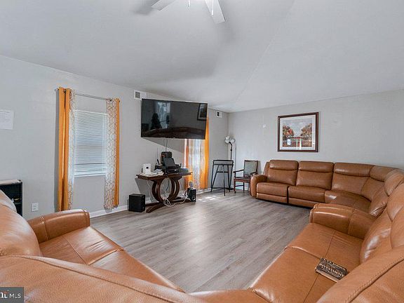5th image of 3211 Batavia Ave