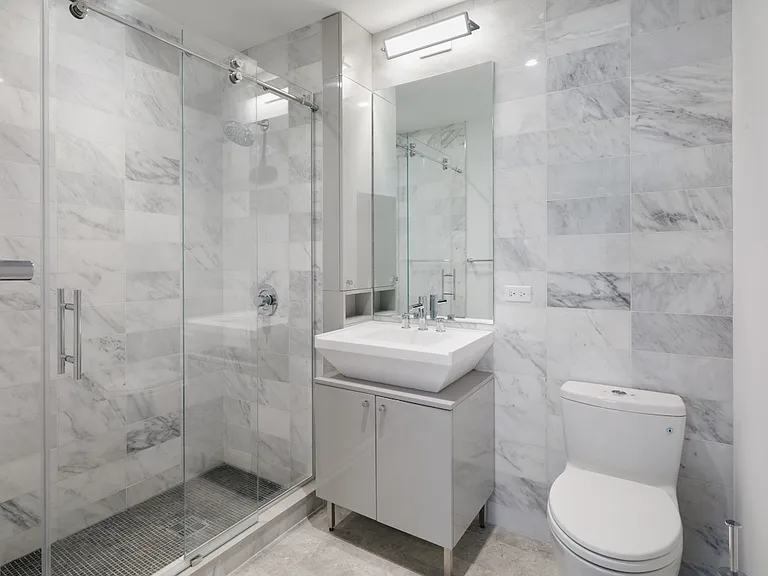 1050 6th Ave #4D — Photo 5