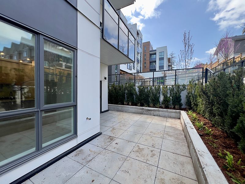Surrey Apartment for rent - 2 Bedrooms — photo 12