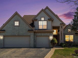 7549 Acorn Hill Ct, West Bloomfield, MI