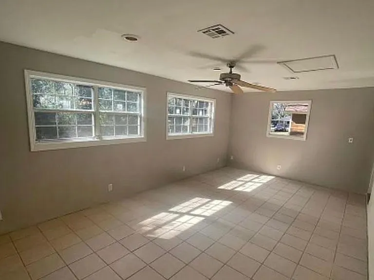 239 Marian Dr — Photo 11