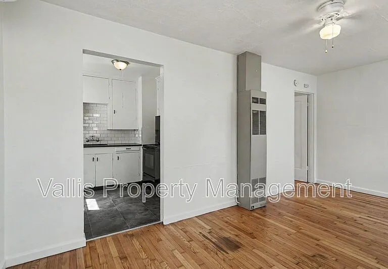 522 19th St NE — Photo 7