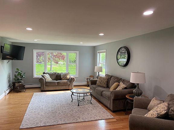 3rd image of 46 Krug Rd